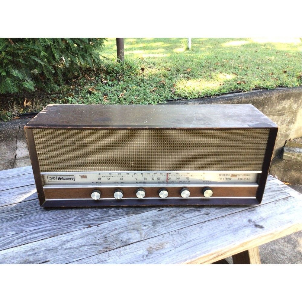 Vintage Delmonico FMS-749 FM/Stereo/Radio/Automatic Frequency Control